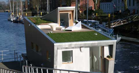 prefab-floating-houseboat