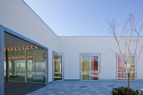 shipping-container-hotel-bm4 shipping-container-hotel-bm4