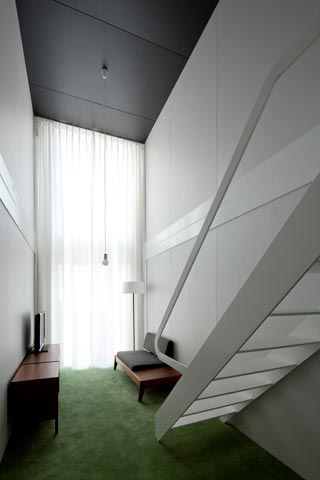 shipping-container-hotel-bm8