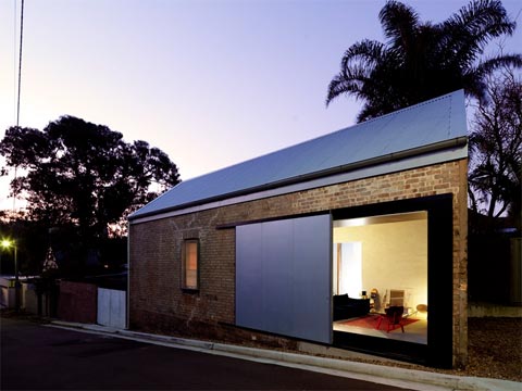 Small Houses - Sydney Shed: a Cherry Merry Attitude - Busyboo