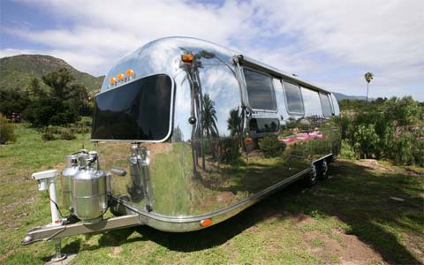 airstream-trailer-makeover