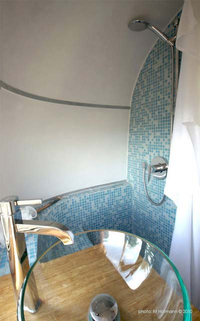 airstream-trailer-remodel-shower