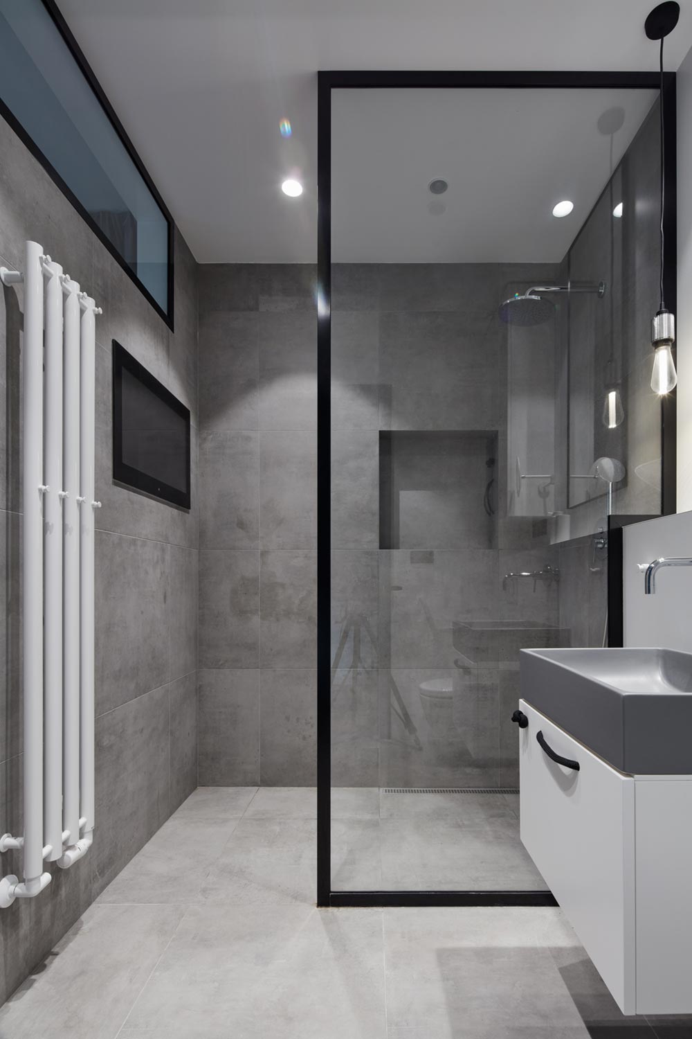 apartment design modern shower - Ovenecka Apartment