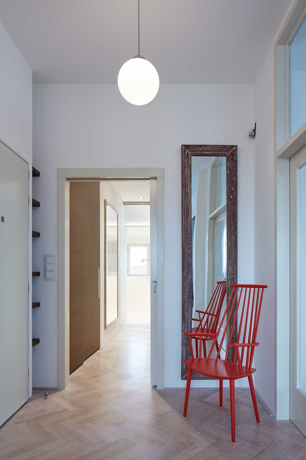 Apartment interior entrance design