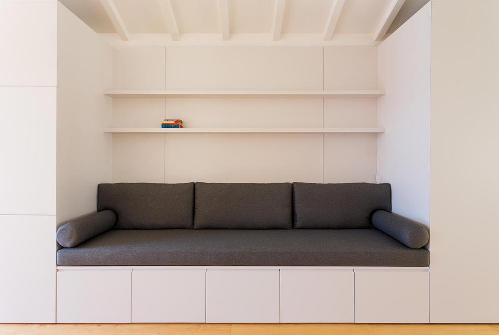 apartment renovation builtin sofa pg - Caldeireiros Houses