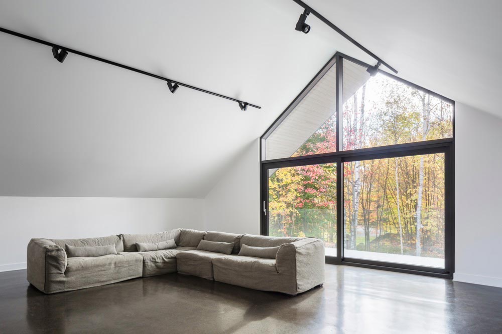 artist studio addition sitting area - Workshop on a Cliff Addition