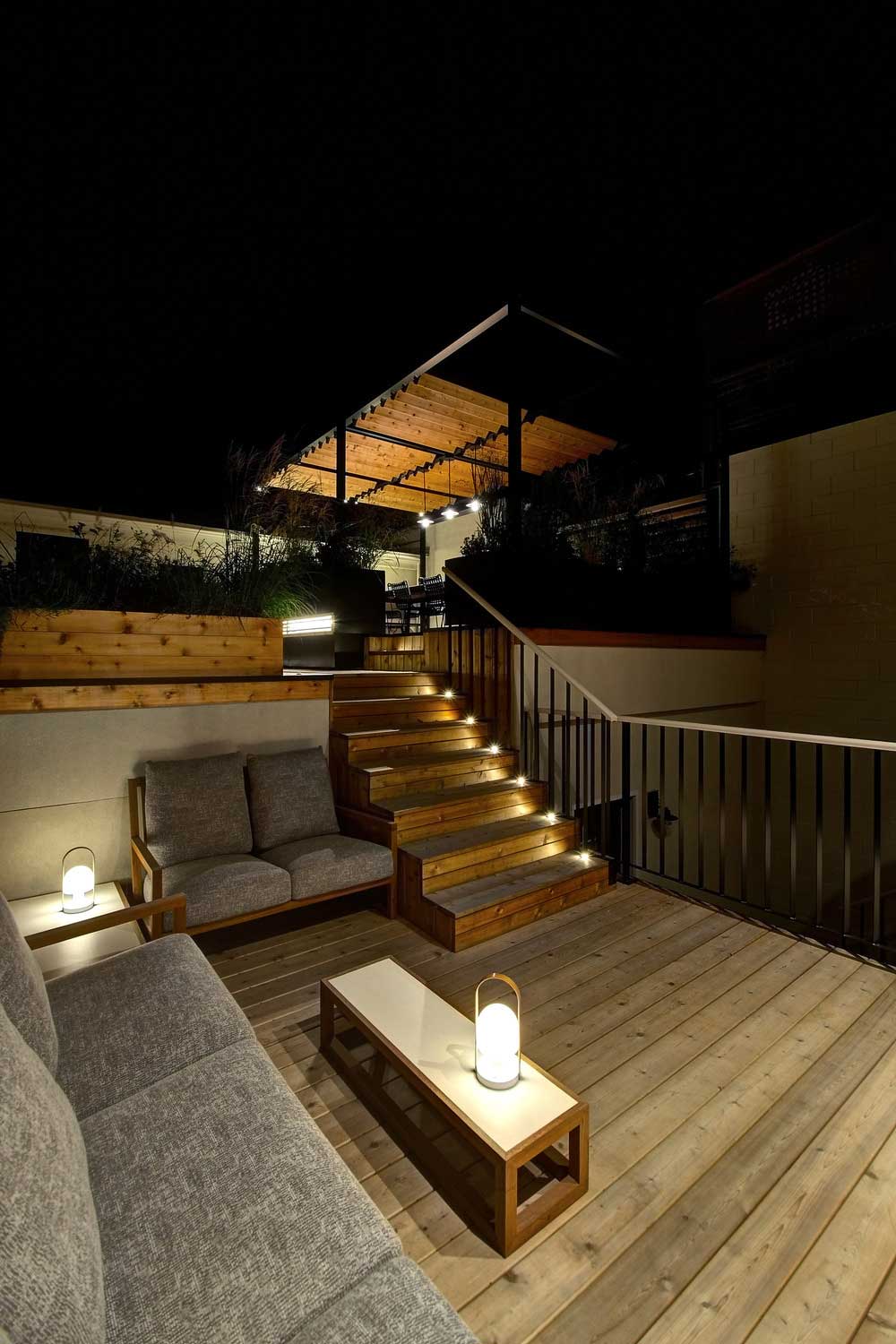 Back deck patio lounge design