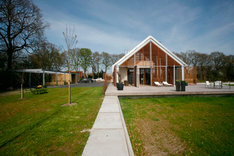 barn house ka 11 - A barn in the countryside: the essence of ancient forms