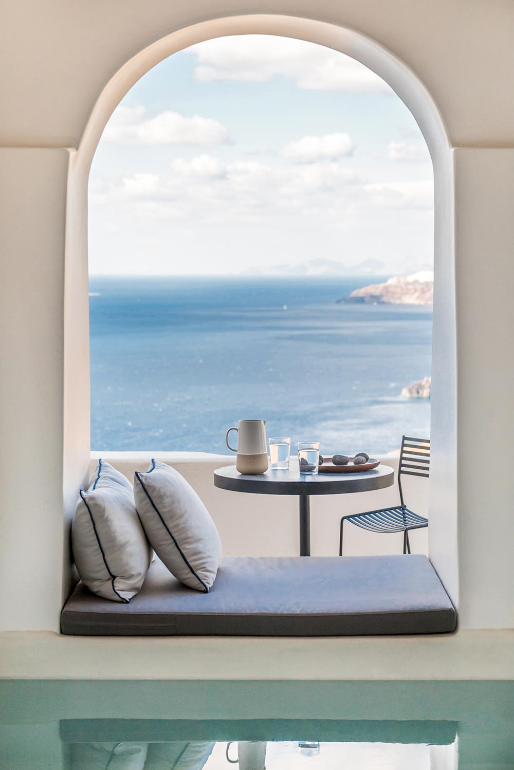 boutique hotel patio greece - Porto Fira Suites