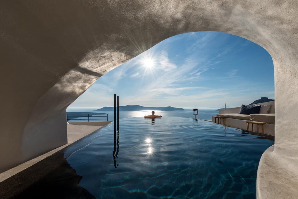 boutique hotel santorini pf 1000x668 - Porto Fira Suites