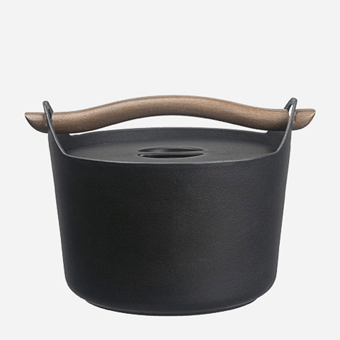 cast-iron-pot-sarpaneva