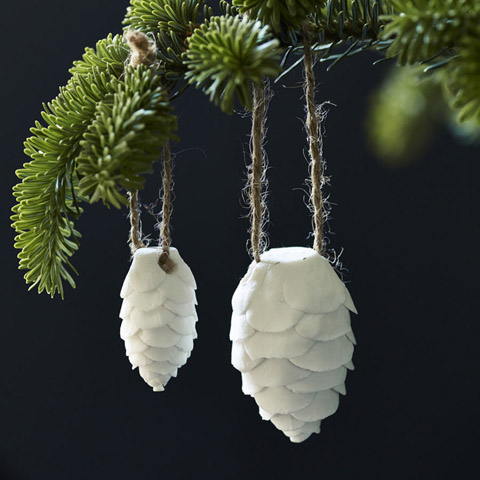 ceramic-pinecones-rw