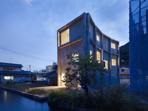 concrete-house-courtyard-yagi2
