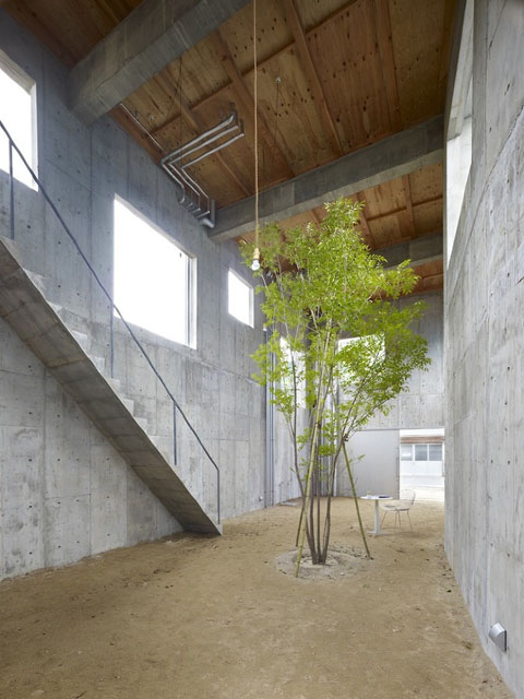 concrete-house-courtyard-yagi6