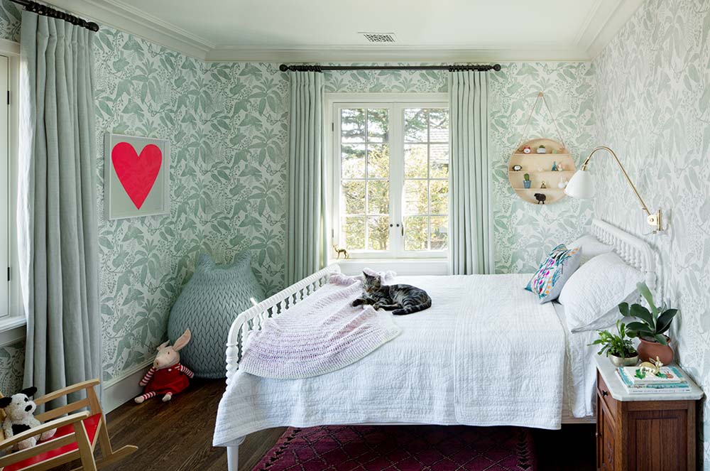 Country style kids bedroom design