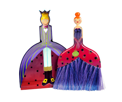 decorative dustpan pylones4 - Pylones Dustpan Set: Dirty Work is Fun