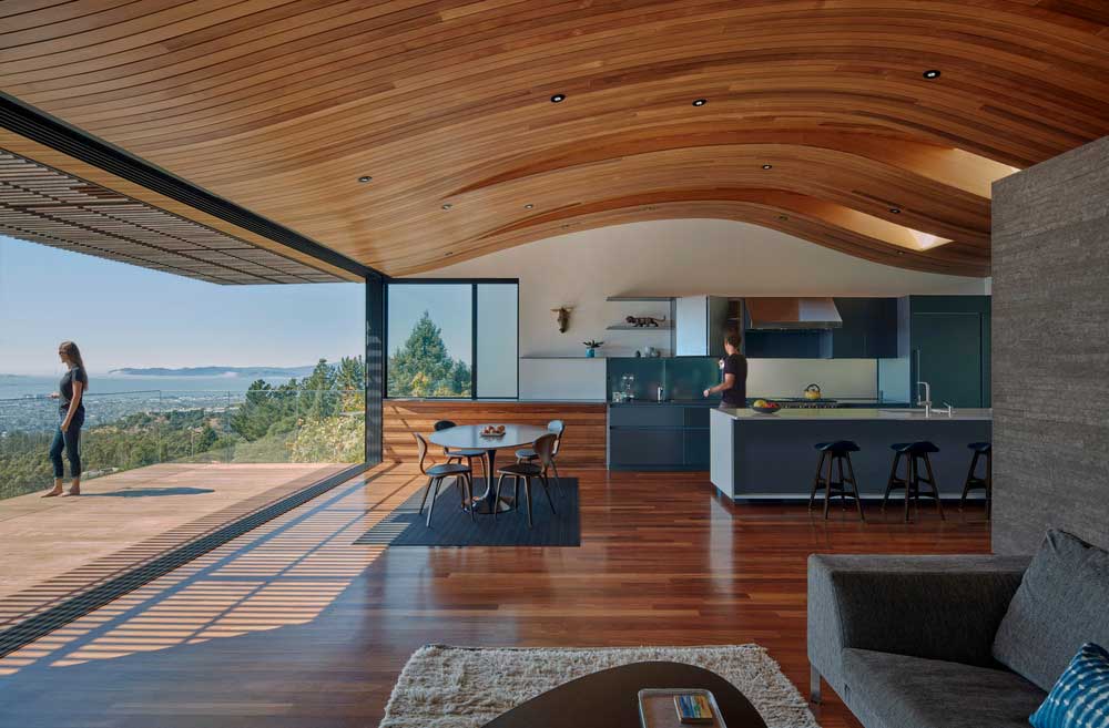 Curved roof in a modern family home