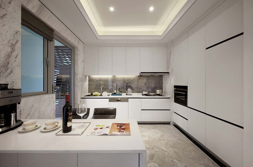 Elegant White Kitchen Cabinetry