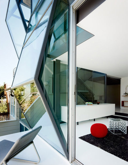 glass-wall-house-flip2