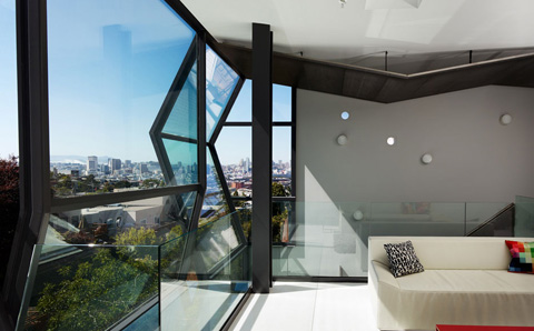 glass-wall-house-flip3