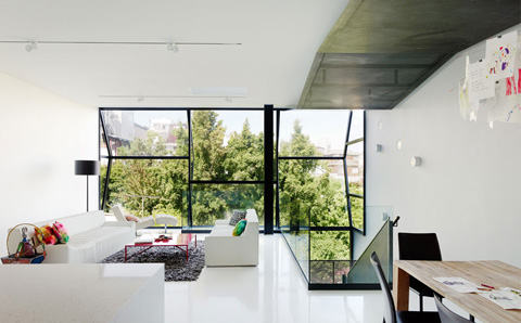 glass-wall-house-flip5