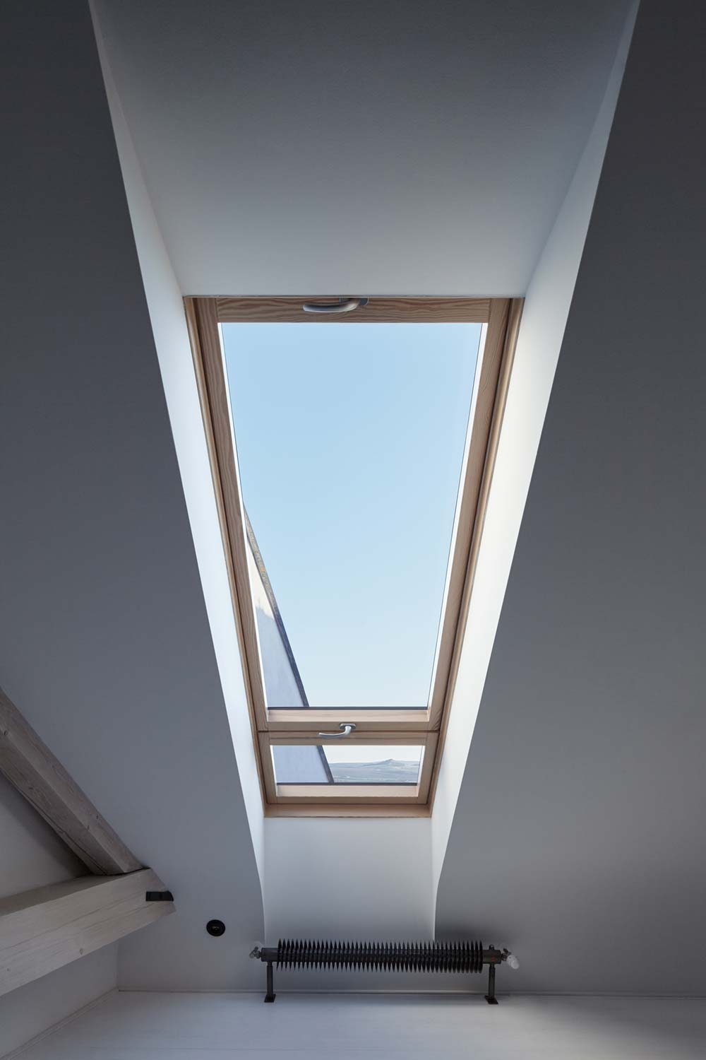 guesthouse renovation skylight design - Stajnhaus