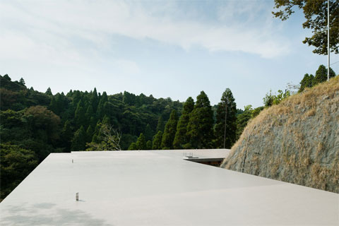 hill house hanare japan 8 - Hanare: like a castle on a hill