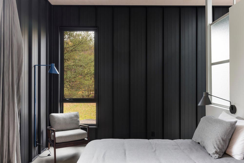 hillside home bedroom design tux2 - Abercorn Chalet