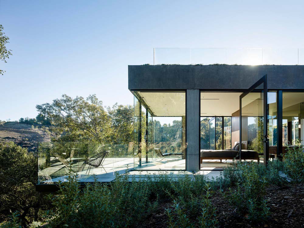 hillside home design ww4 - Oak Pass House