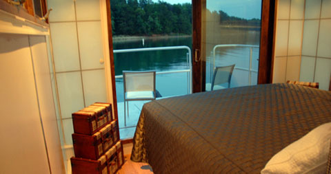 modern-houseboat-metroship