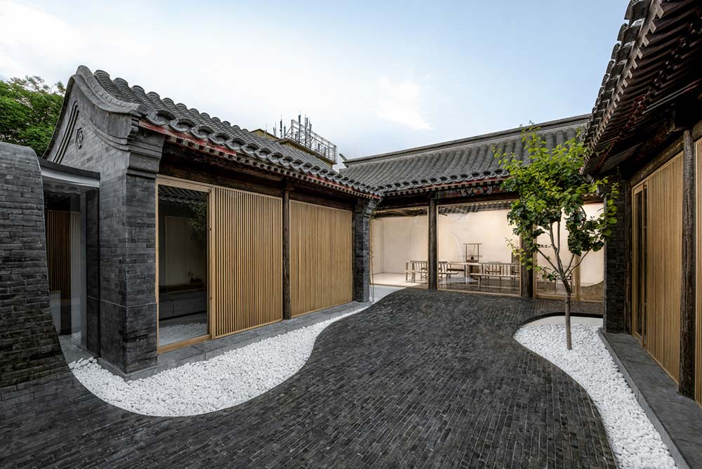 inner courtyard home design 4 - Twisting Courtyard