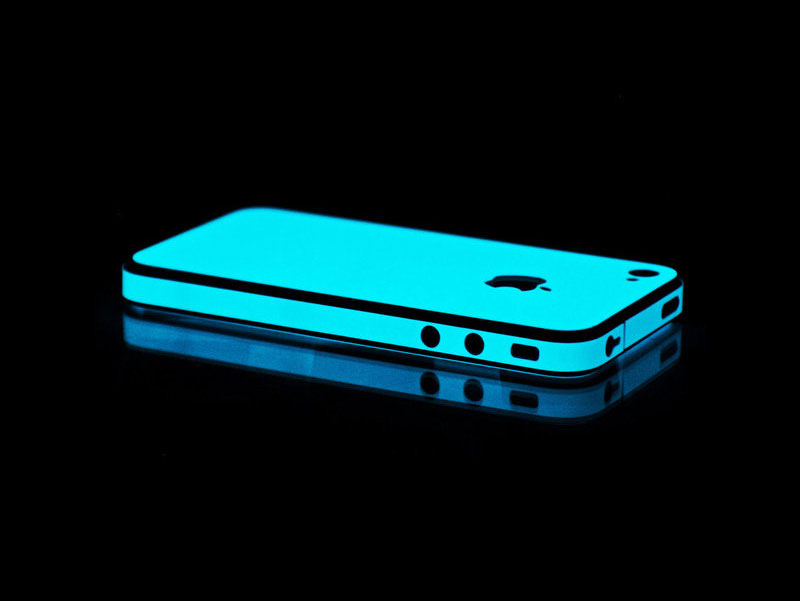 iphone skins glow1 - Vivid Glow iPhone 5S Skins: Lighting the Way