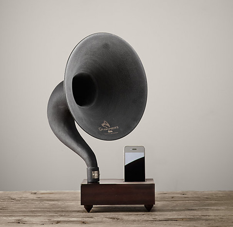 iphone-speakers-gramophone