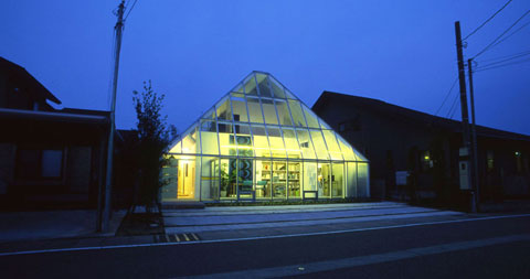 japanese-house-pyramid