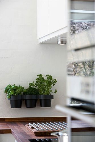 kitchen herb pots skagerak - Pots: a happy attachment of three for storage & decorative purposes