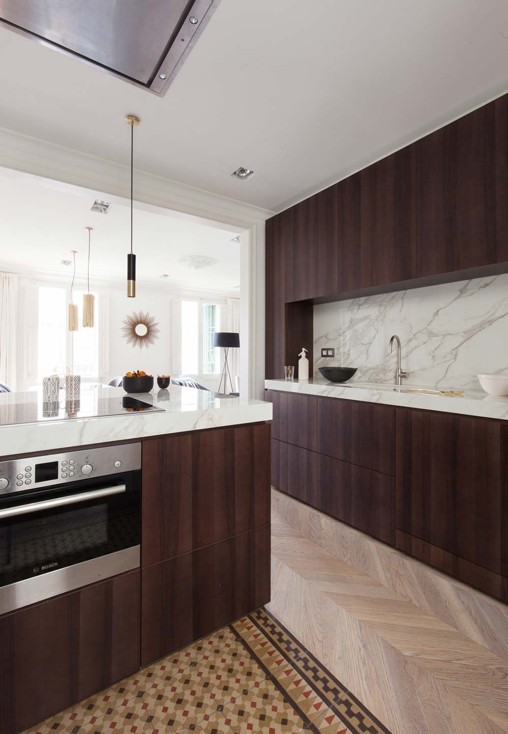 kitchen white marble countertops - Aribau Apartment