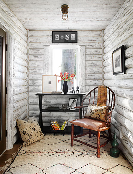 Whitewashed Cabin: grounded luxury and tranquil escapes by the lake
