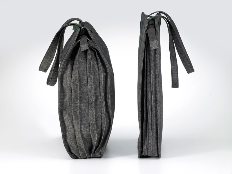 laptop-bag-bellows