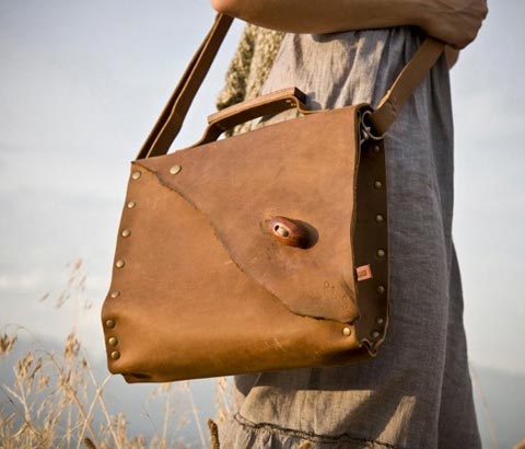leather bags palmer sons 9 - Palmer & Sons leather bags: the age of artisans