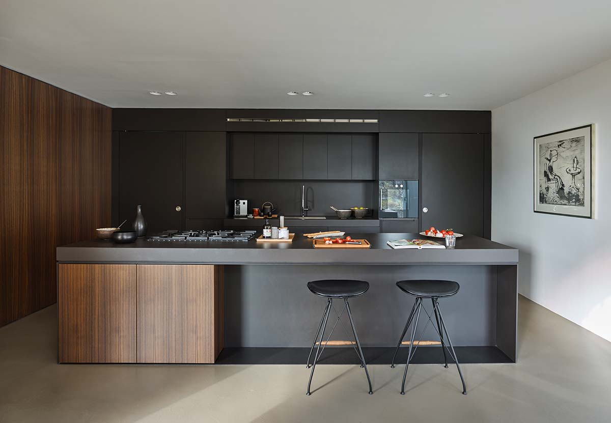 luxury home black kitchen design - Valles House