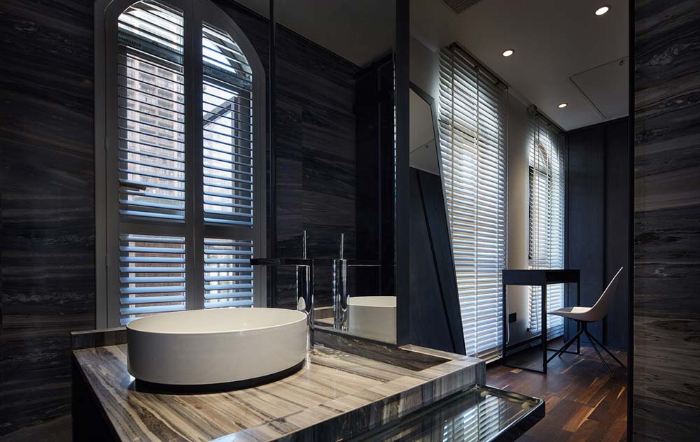 modern apartment design bathroom - Black Soul Apartment