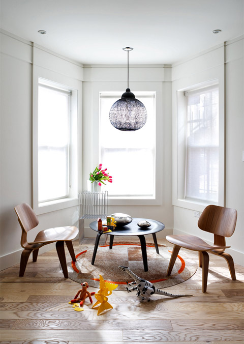 Modern Apartment: Small, Colorful & Iconic modern-apartment-design-dla2