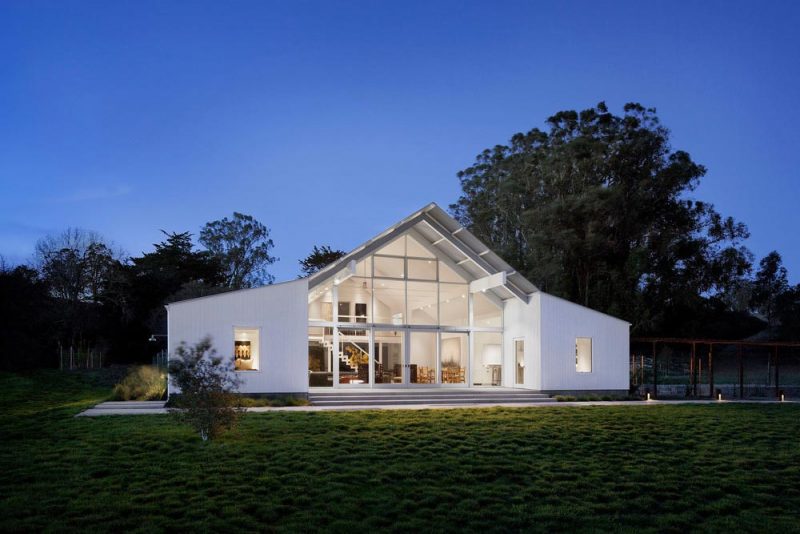 modern barn ranch house tgha 800x534 - Hupomone Ranch