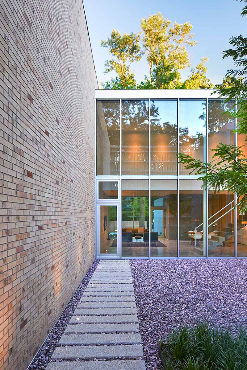 modern brick house living design bs2 - Thayer Brick House