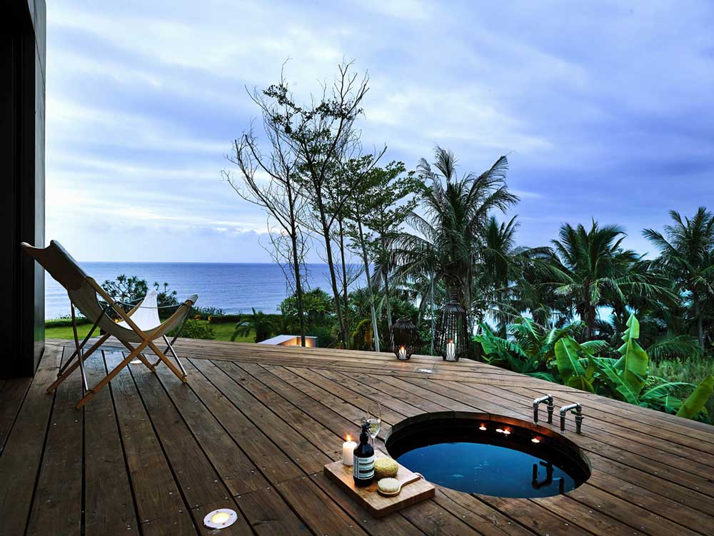 Coastal Home Deck and Hot Tub