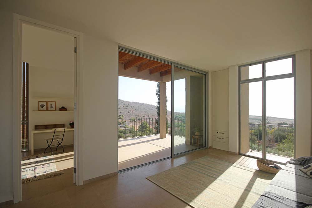 modern country house galilee bedroom - Residence in the Galilee