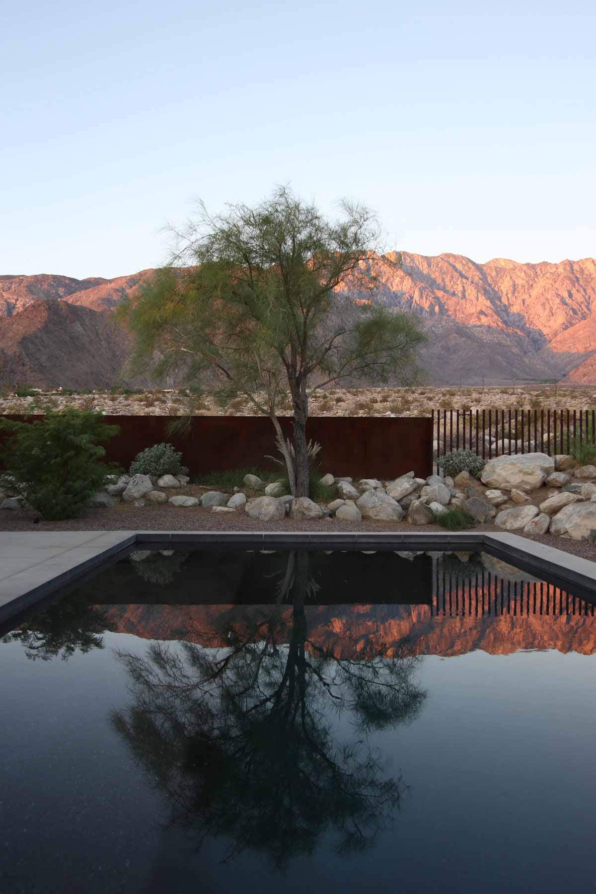 modern desert house pool hmh - Chino Canyon House