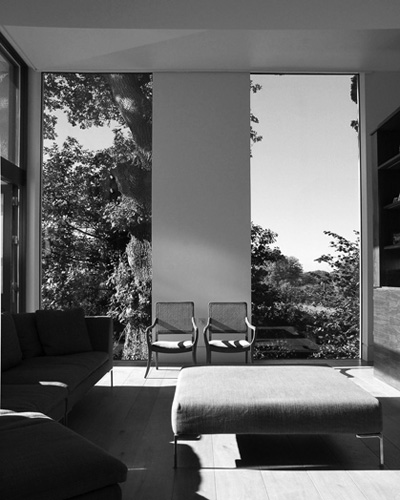 Mission Hall: Beneath the Oak Tree - Modern Architecture