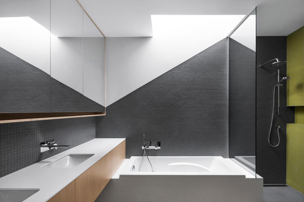 modern family home bathroom design nh - Des Érables residence