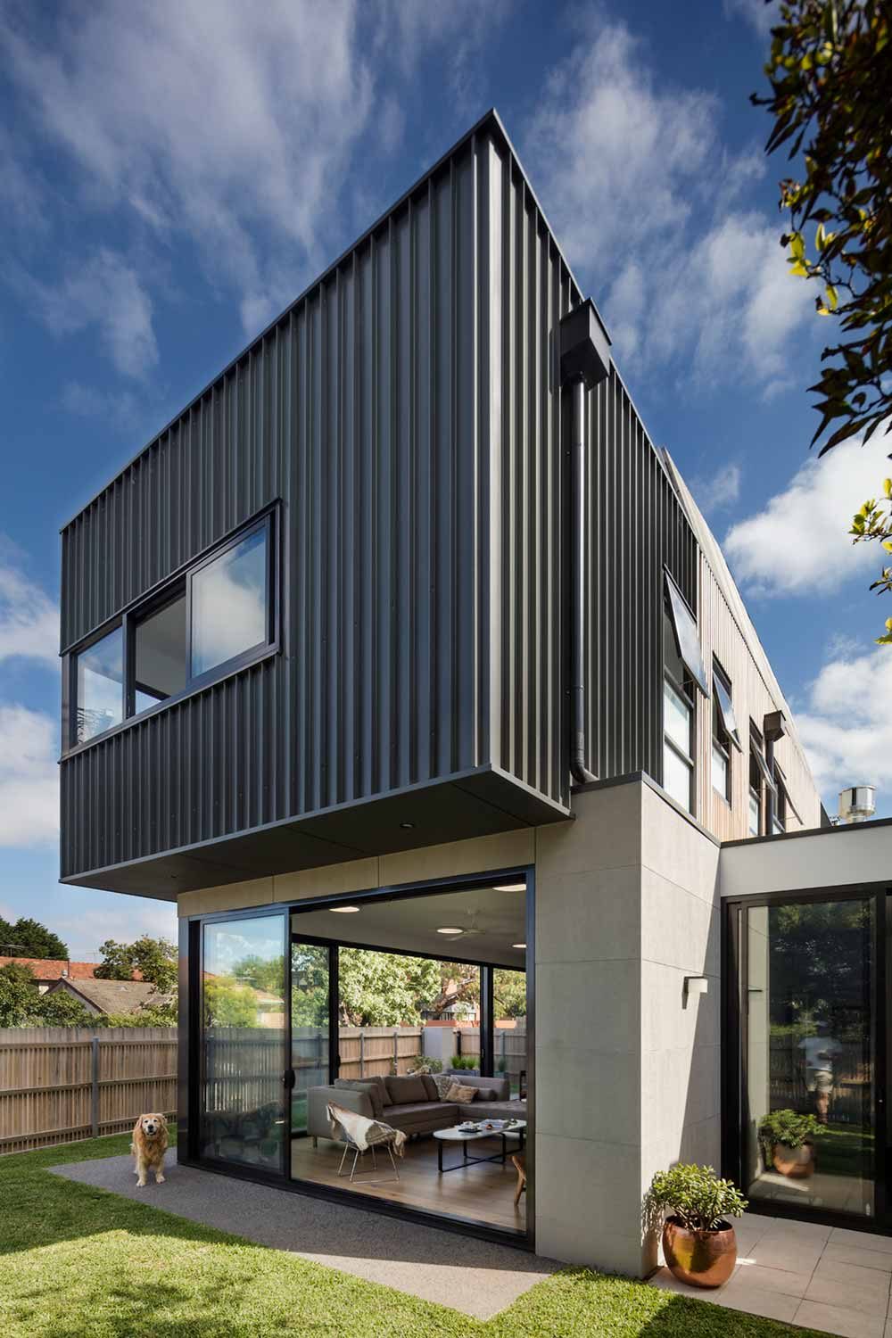 modern family house backyard design ja 1000x1500 - St Kilda East Townhouses